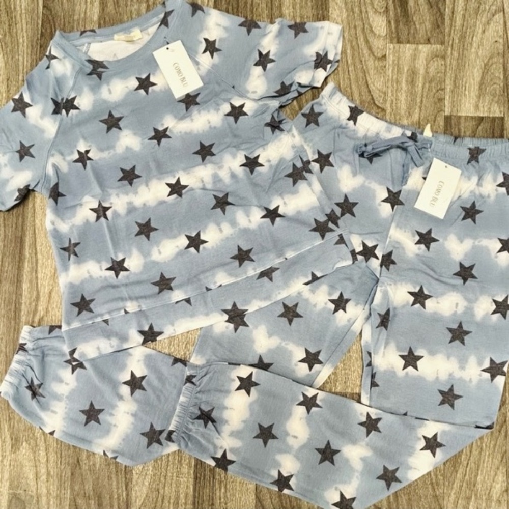 NEW! COMO BLU Loungewear Pajama Set Short Sleeve Top Joggers Sweats Blue Stars M